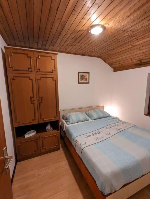 Zeezicht Appartement 50M From Beach Srima Zewnętrze zdjęcie